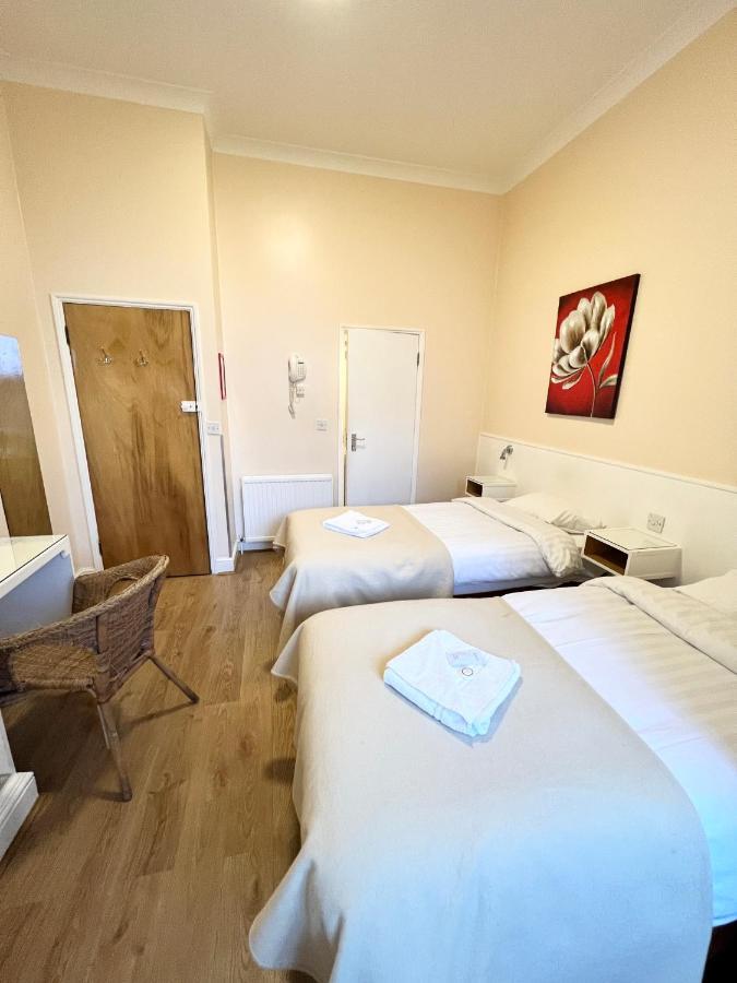 Triple Room Private Bathroom