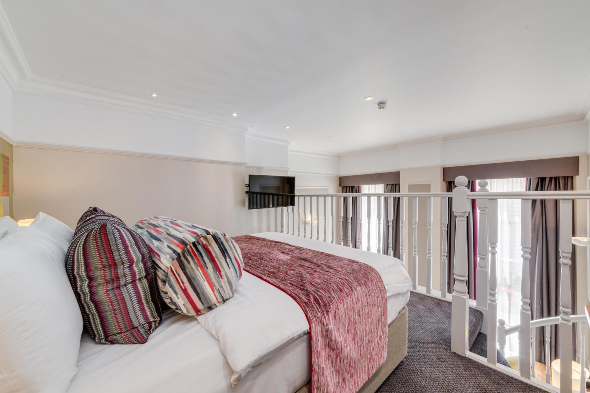 Executive Suite Split Level