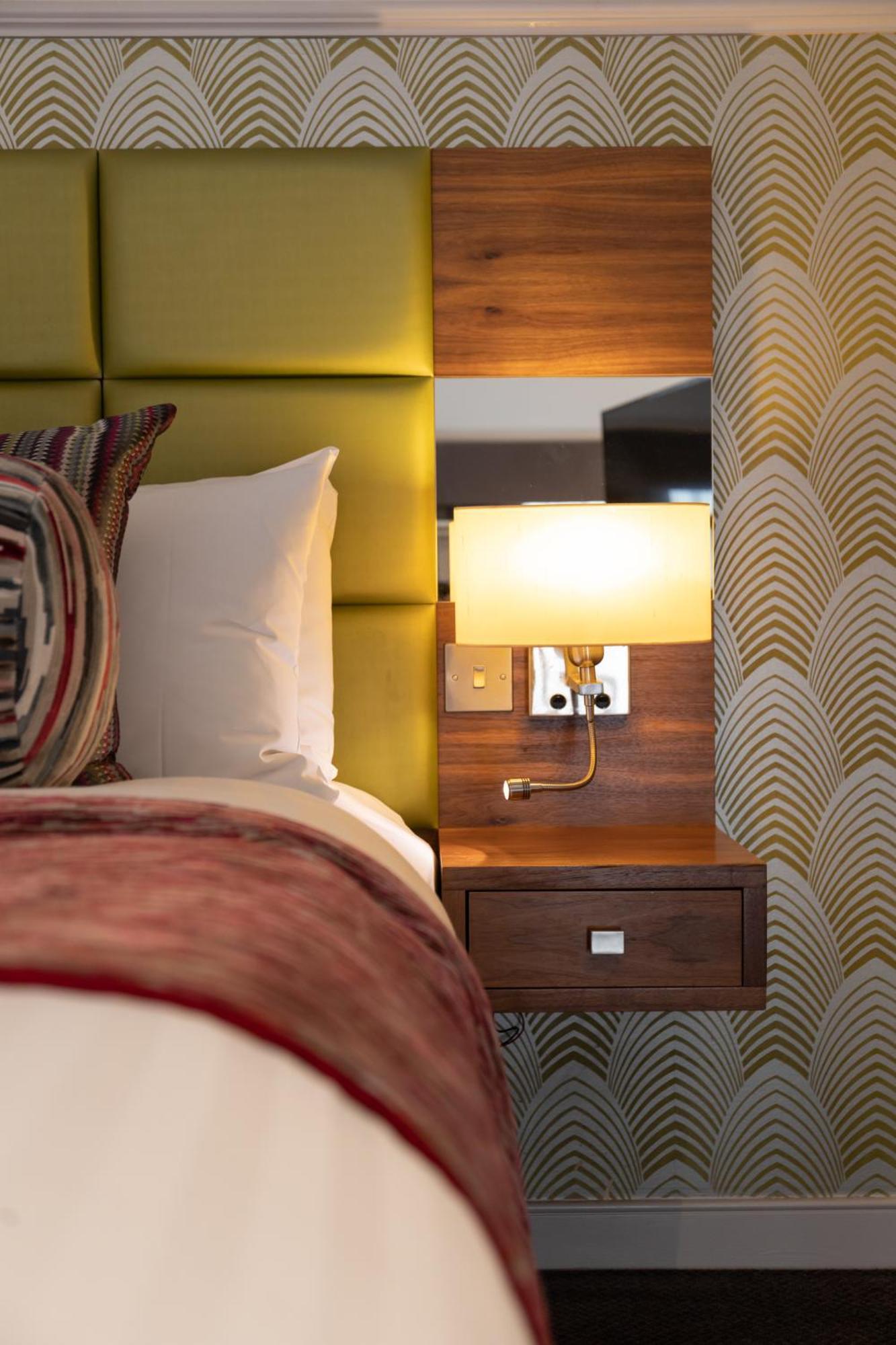 Executive Suite Split Level