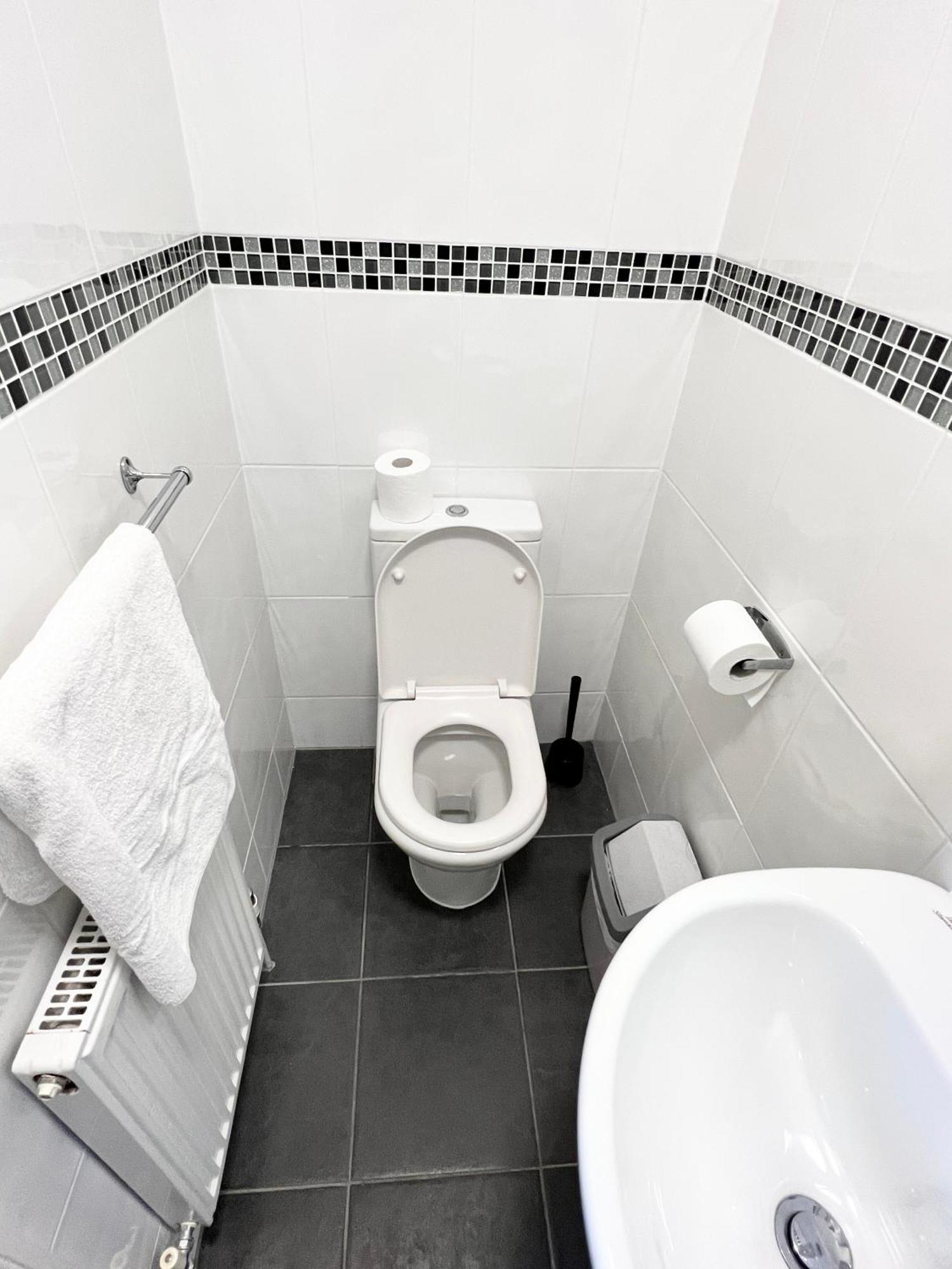 Single Room Private Bathroom