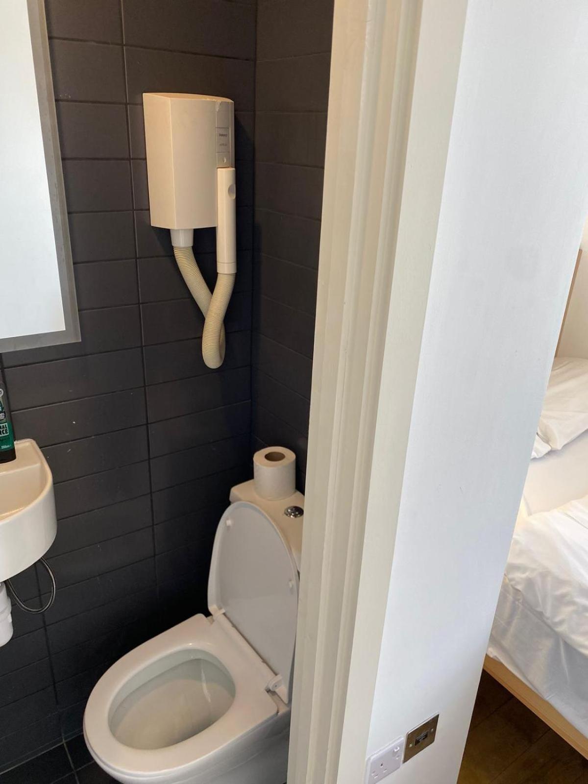 En Suite Single Room without window