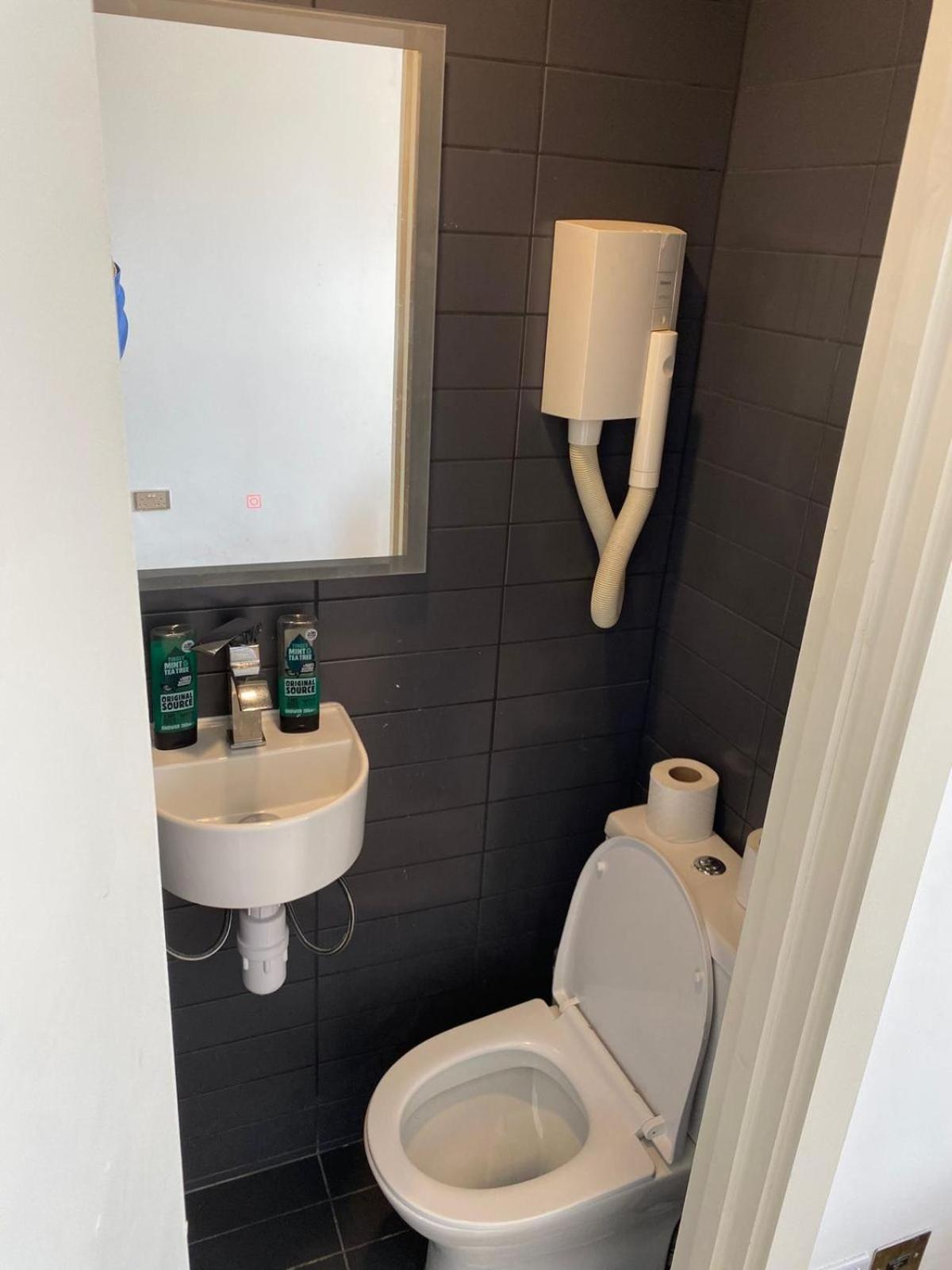 En Suite Single Room without window