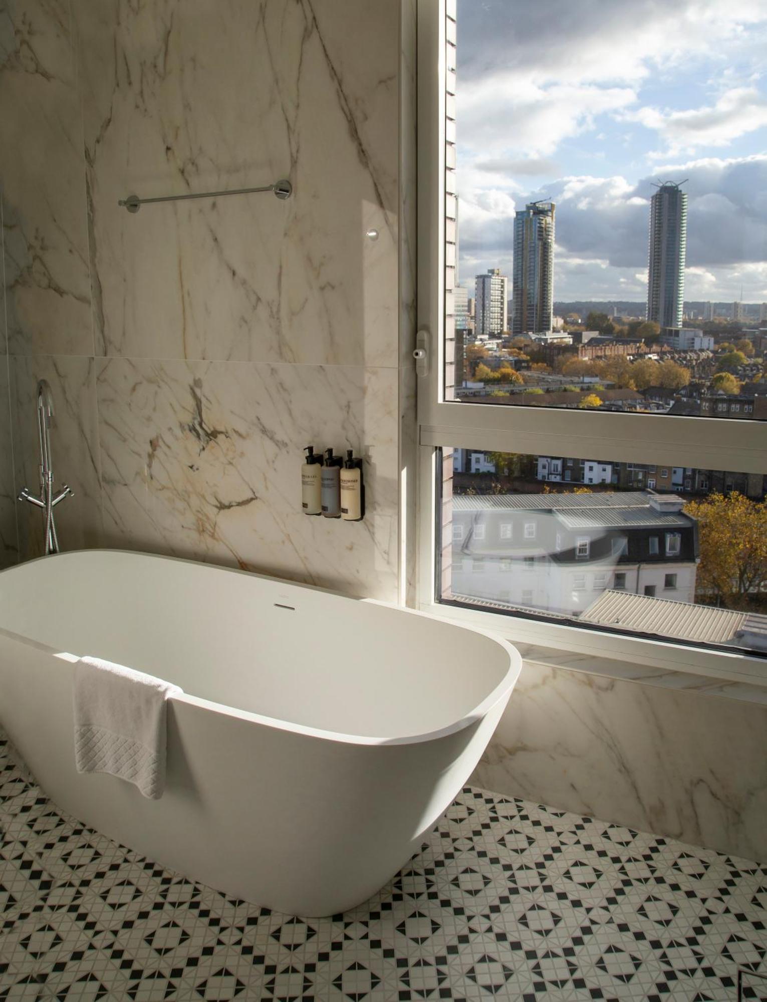 Junior Suite Sky View