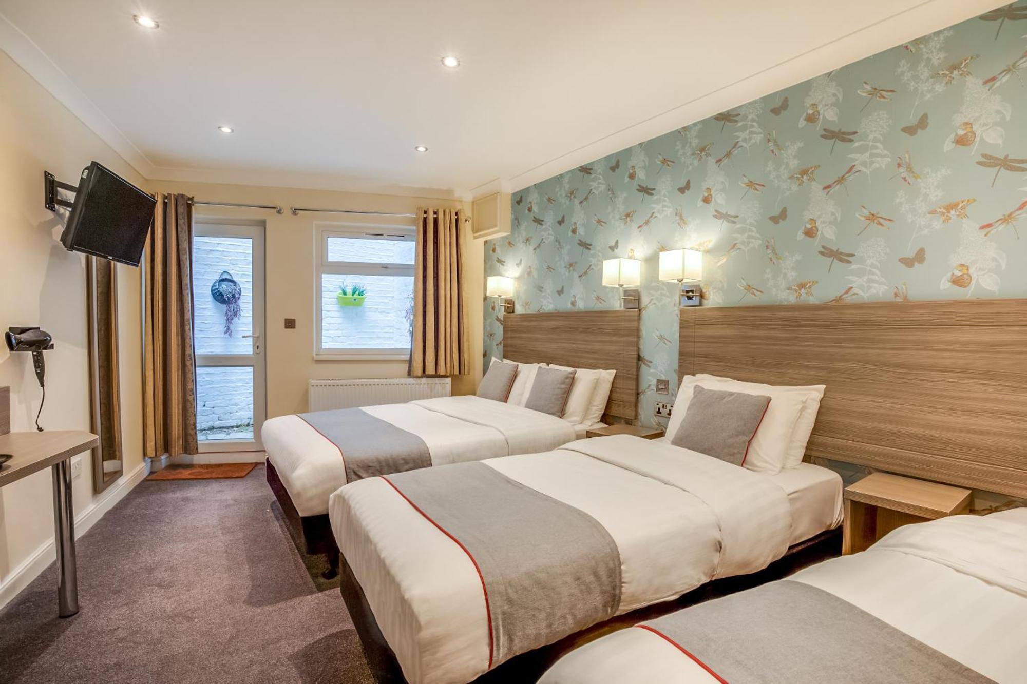 Deluxe Quadruple Room