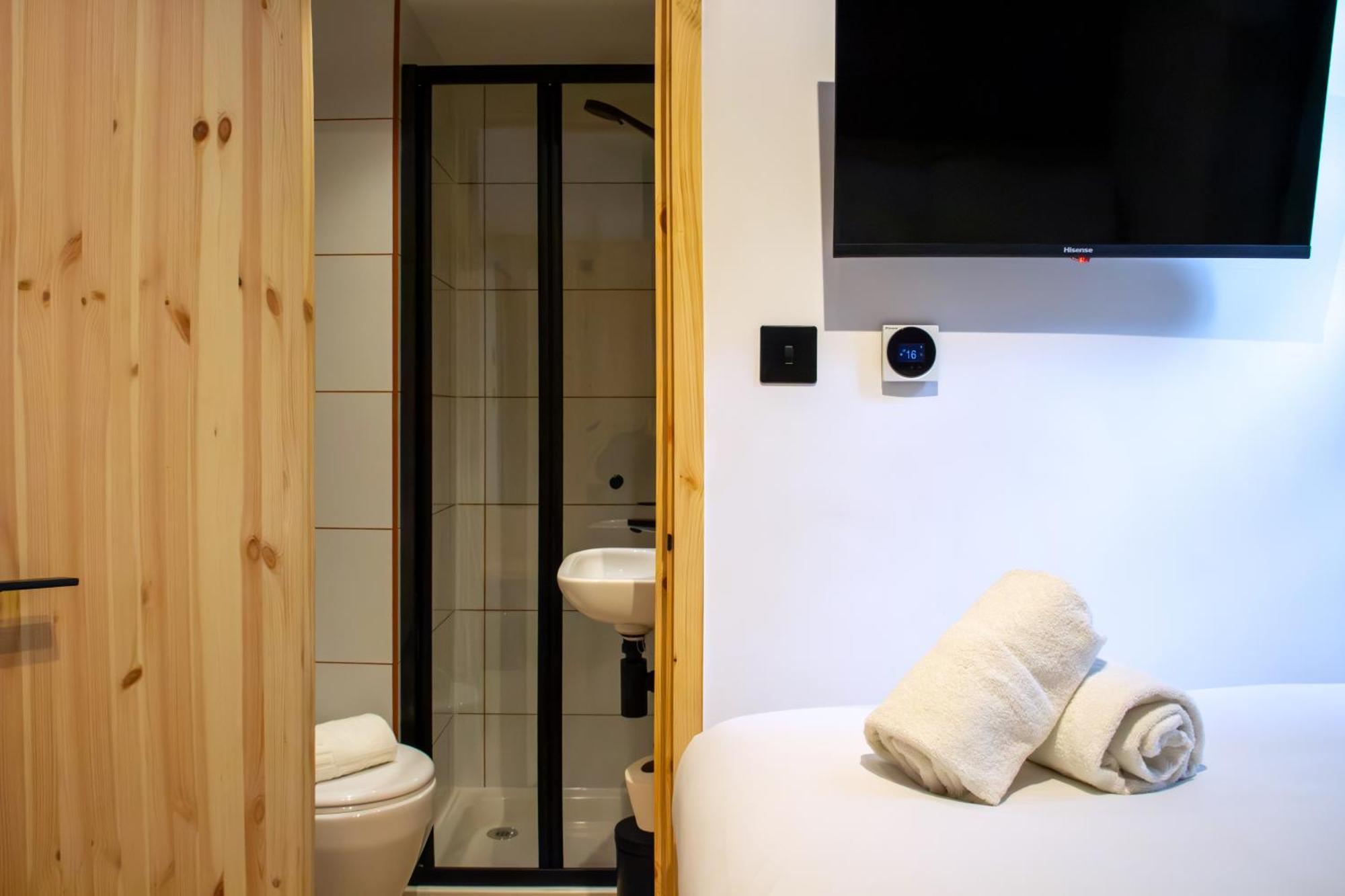 Single Room Window
