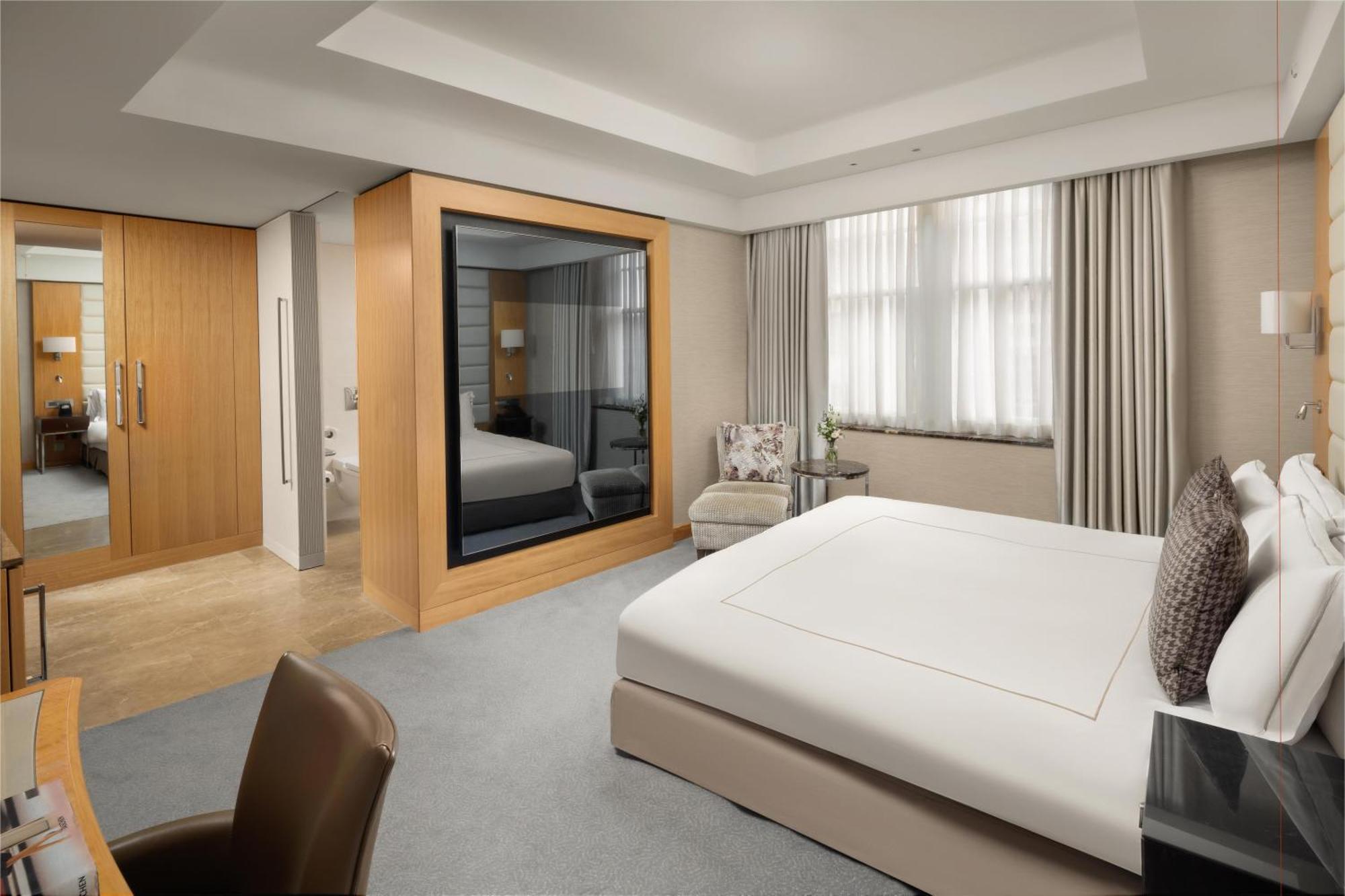 Superior King Room Disability Access