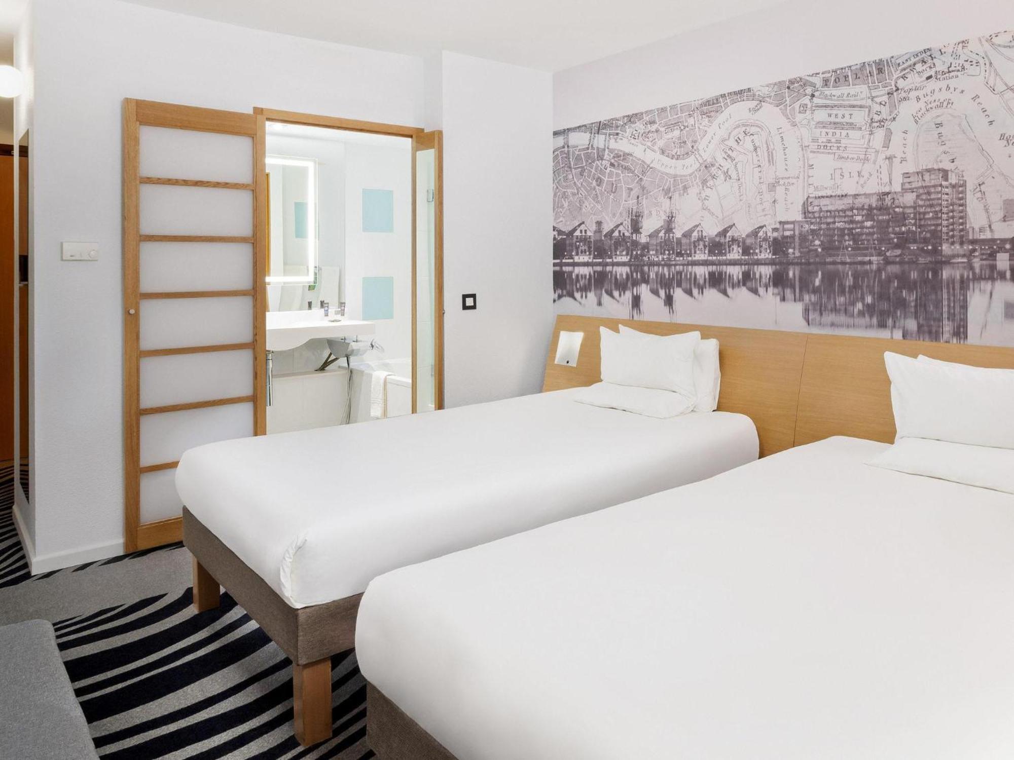 Standard Double Room Two Single Beds,1770818464:JPEG